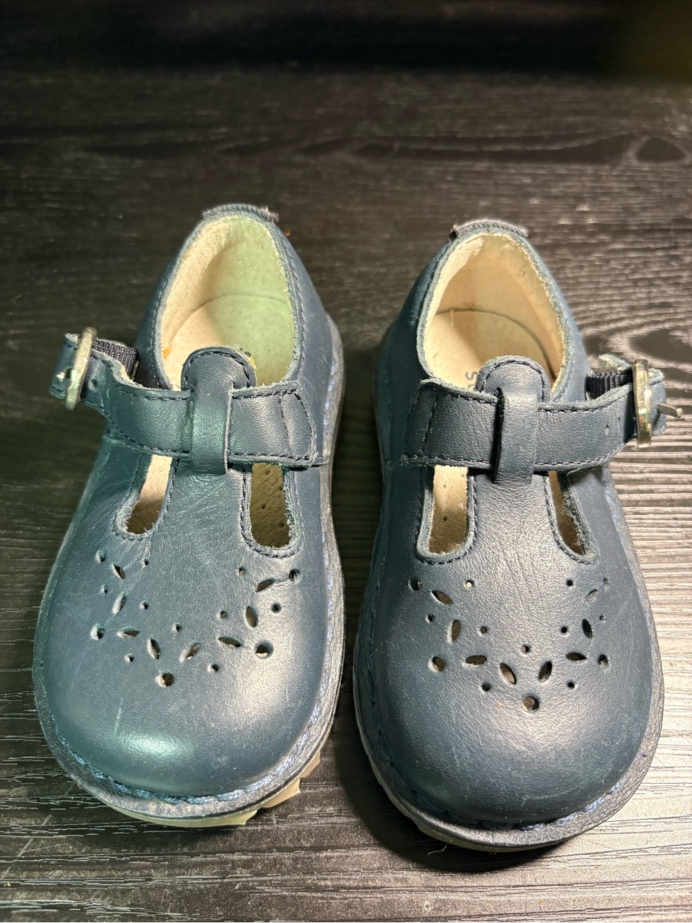 Lamour Shoes navy blue girls size 6